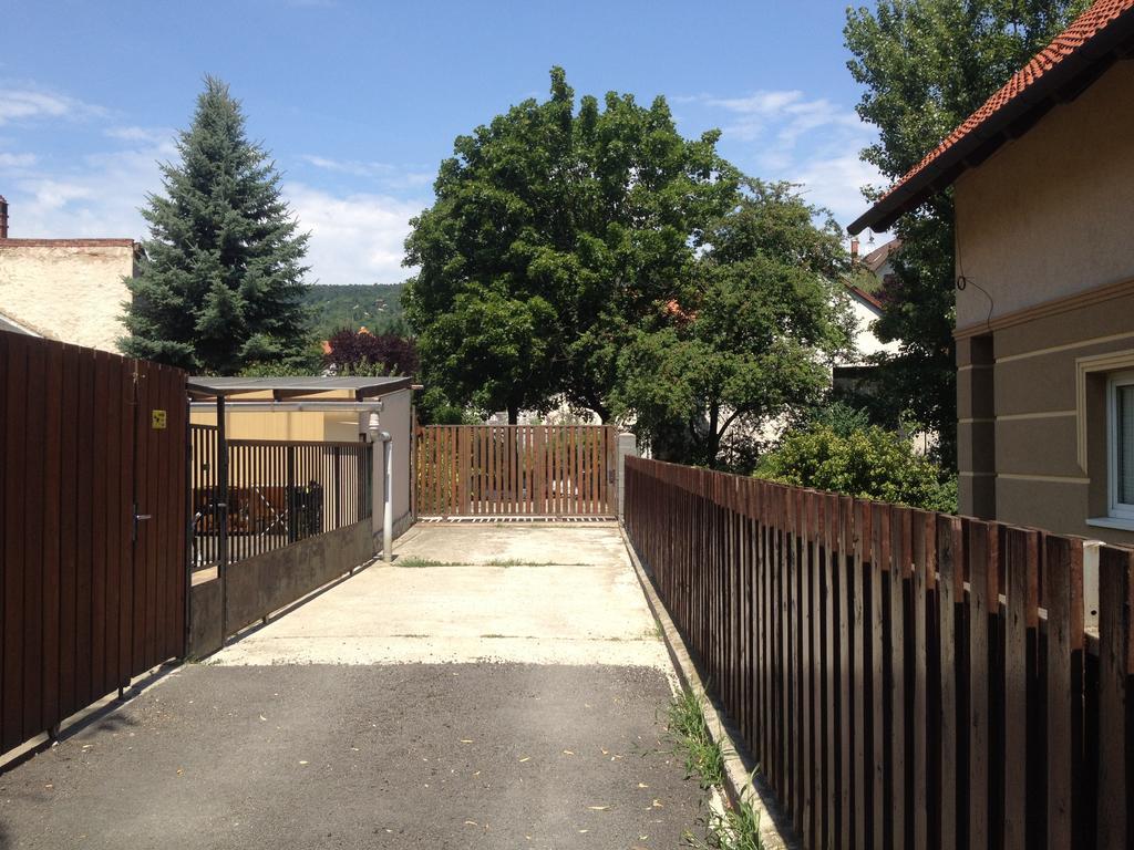 Appartement Rozsé Apartman à Budaörs Extérieur photo